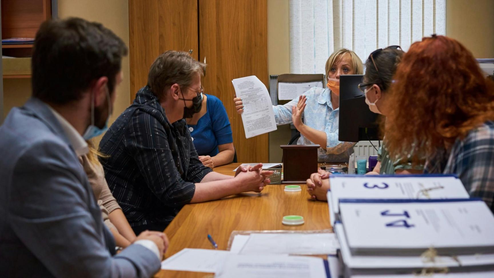Presentación financiera en sala de juntas